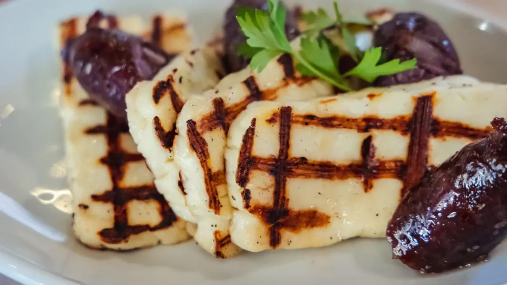 A classic British breakfast served fresh at a cosy London café.